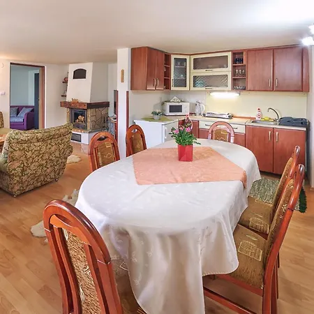 Mlynarov Dvor Penzión pre hostí *