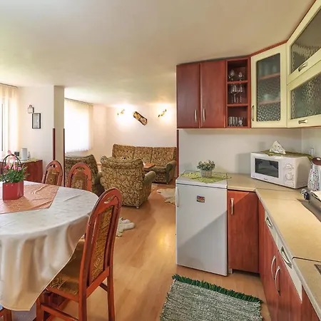 Mlynarov Dvor Dubrava