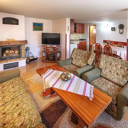 Mlynarov Dvor * Dubrava