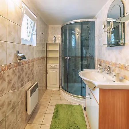 Mlynarov Dvor * Dubrava