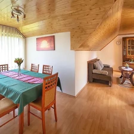 Mlynarov Dvor * Dubrava