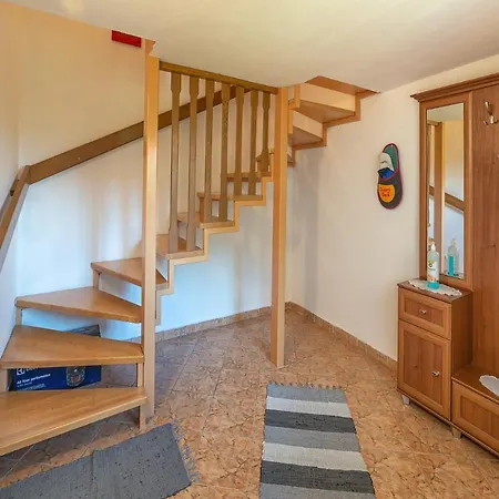 Mlynarov Dvor * Dubrava